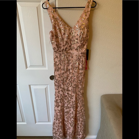 City triangles prom dress - Picture 1 of 4